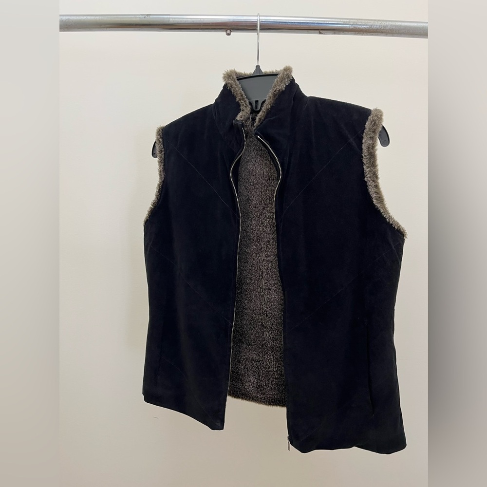 NEW FRONTIER black suede with faux fur zippered vest